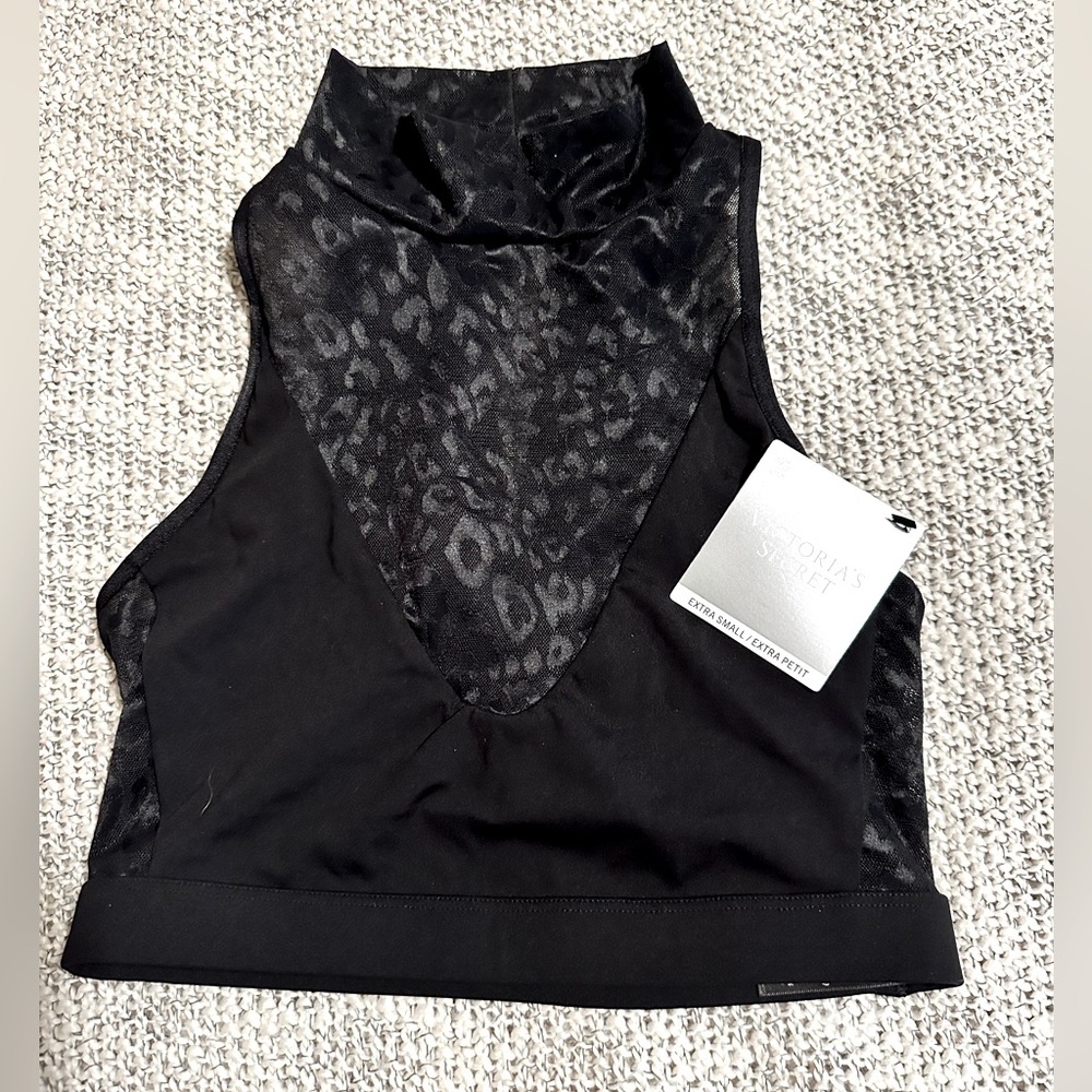 NWT Victoria’s Secret crop top/sports bra
